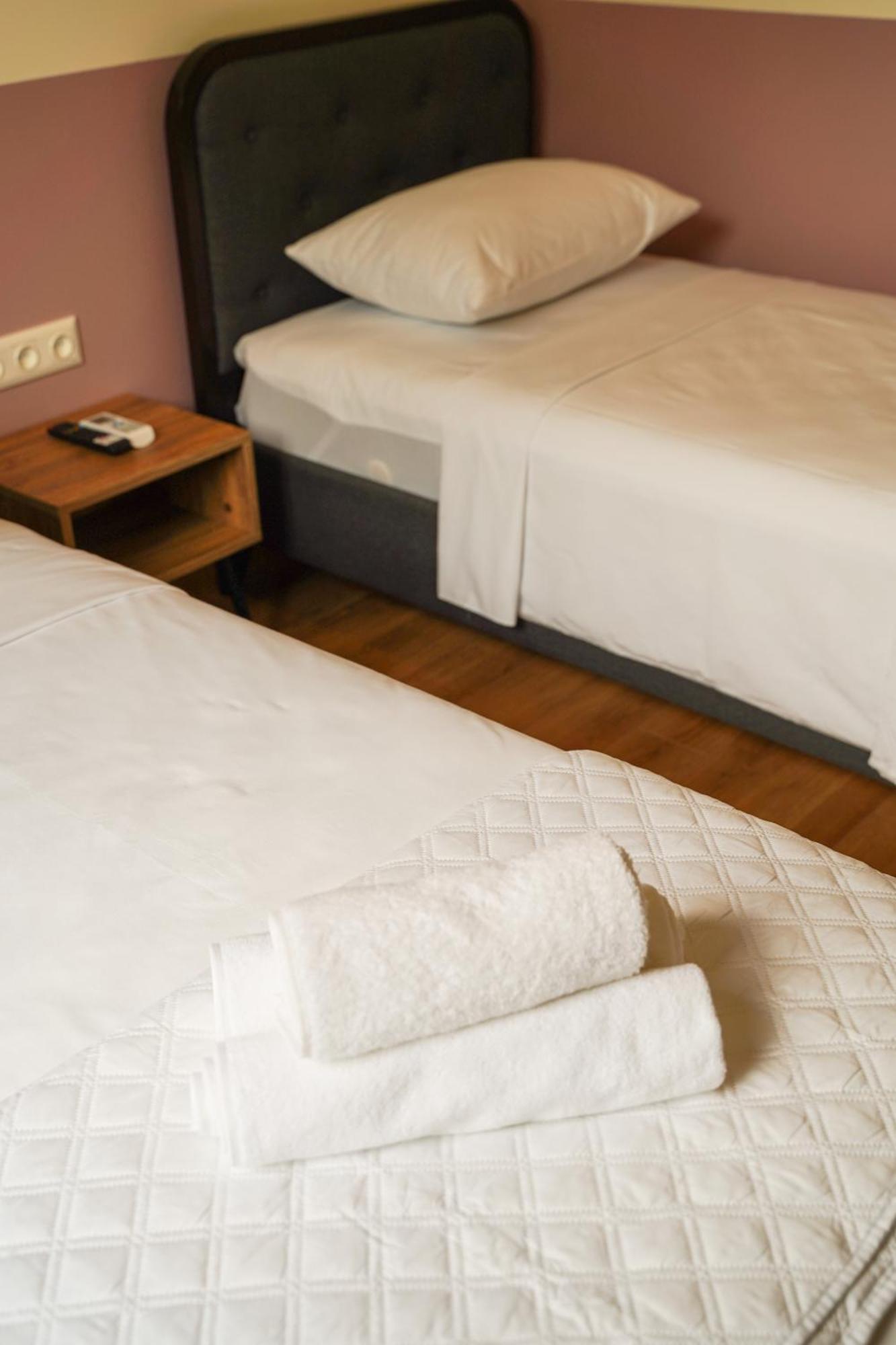 Dro Hotel Кутаиси Экстерьер фото