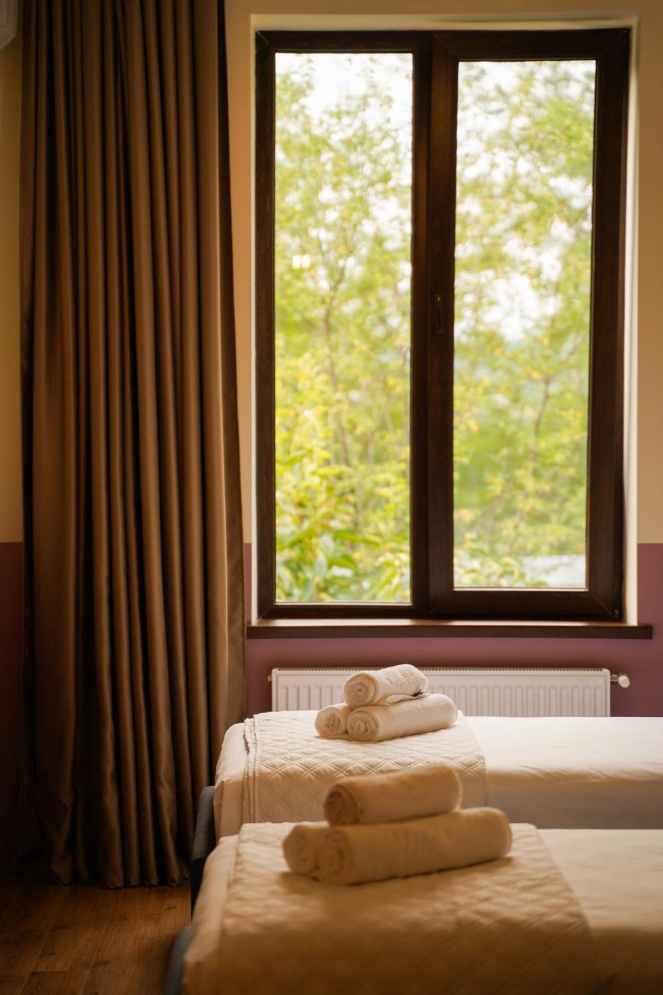 Dro Hotel Кутаиси Экстерьер фото