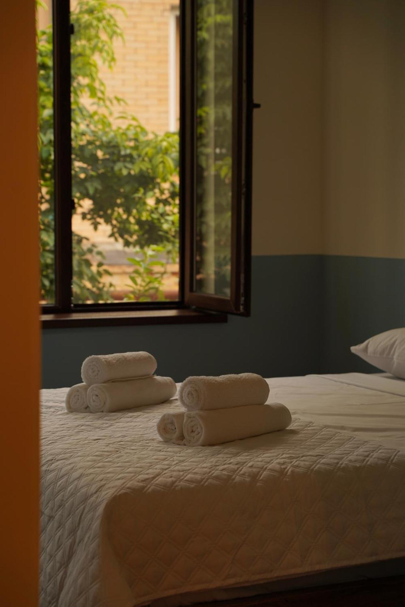 Dro Hotel Кутаиси Экстерьер фото