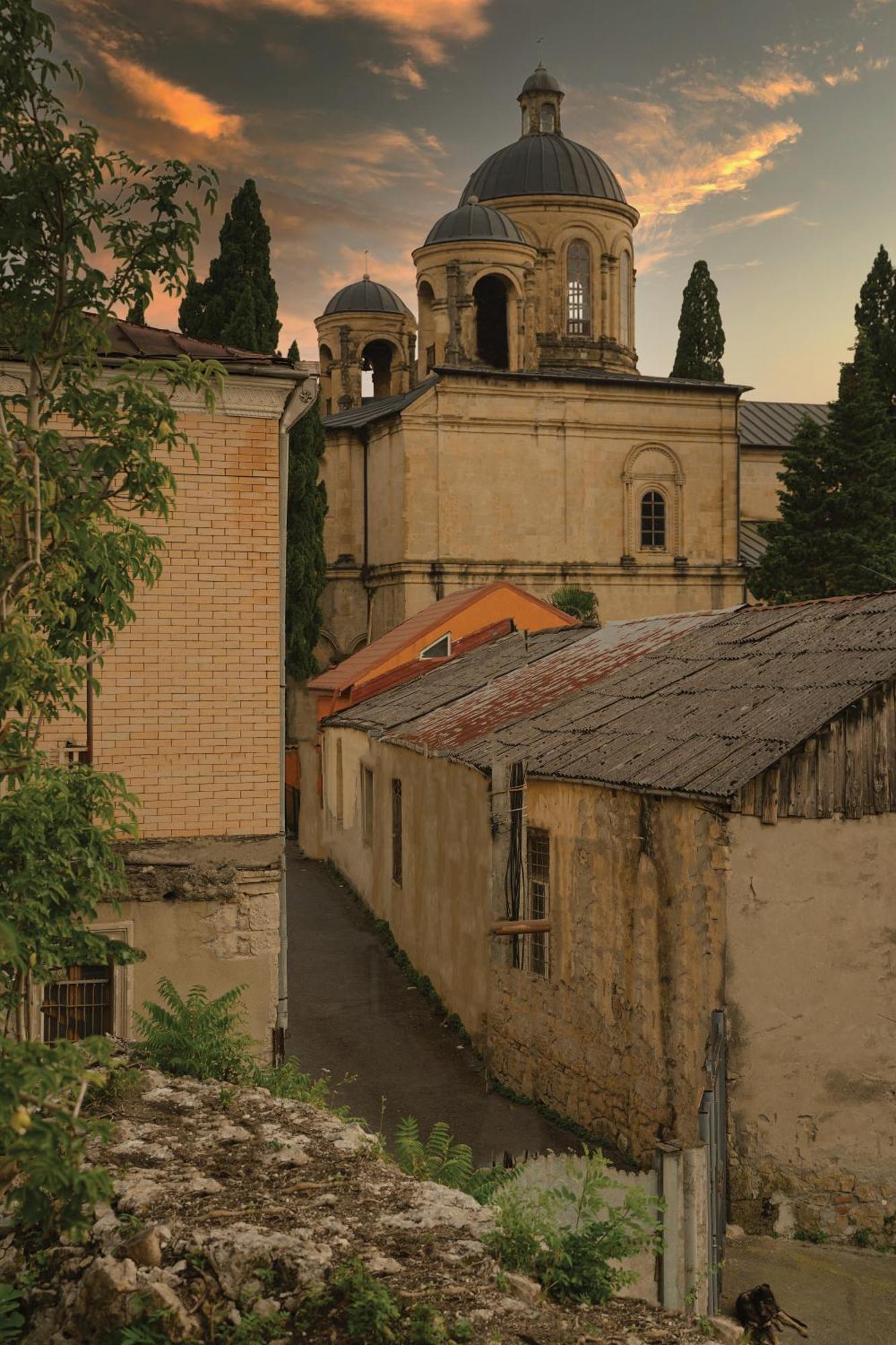 Dro Hotel Кутаиси Экстерьер фото