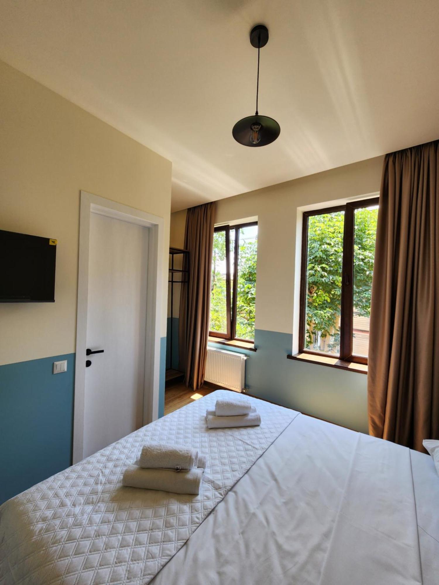 Dro Hotel Кутаиси Экстерьер фото